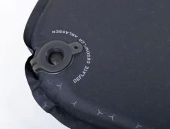 Exped SIM 3.8 M Zelfopblazende Slaapmat -Sport Buitenkamperen 1441 1900 sim black valve close