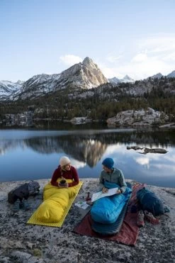 Therm-A-Rest Space Cowboy Mummymodel Slaapzak 22 Therm-A-Rest Space Cowboy Mummymodel Slaapzak -Sport Buitenkamperen 1900 1267 2022 thermarest sierranevada california patitucci 0220