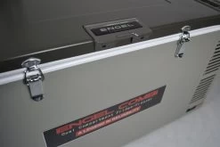 Engel MD60F-C Dual-zone Compressor Koelbox - 57 Liter -Sport Buitenkamperen 1900 2849 md60fc verschluss detail