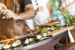 OFYR Island Corten 85 Teak Wood 11 OFYR Island Corten 85 Teak Wood -Sport Buitenkamperen 800 1200 ofyr locatie shoot2295